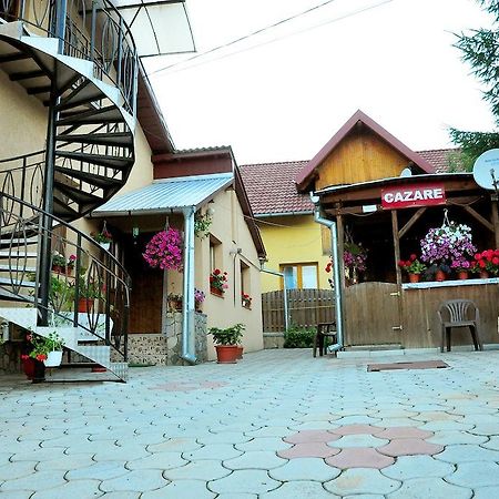 Отель Casa Maria Гура-Гуморулуй Экстерьер фото